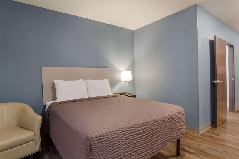 Woodspring Suites Jacksonville South image