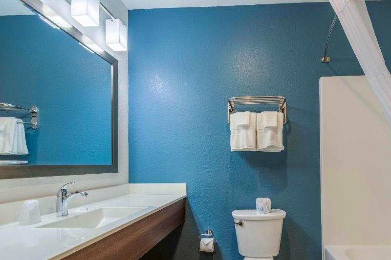 Woodspring Suites Jacksonville South image