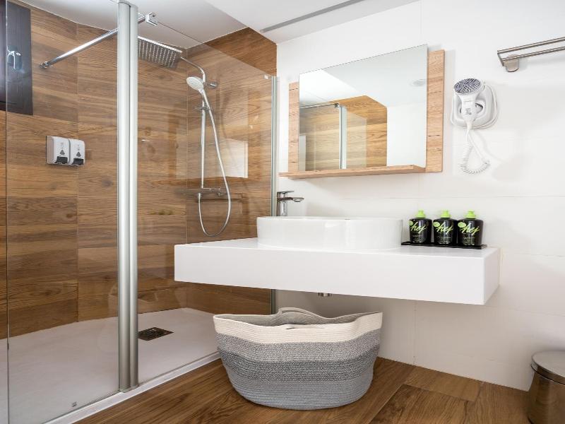 Limehome Barcelona Carrer De Fontcoberta image