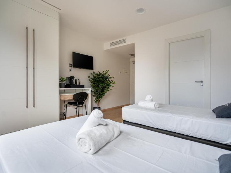 Limehome Barcelona Carrer De Fontcoberta image