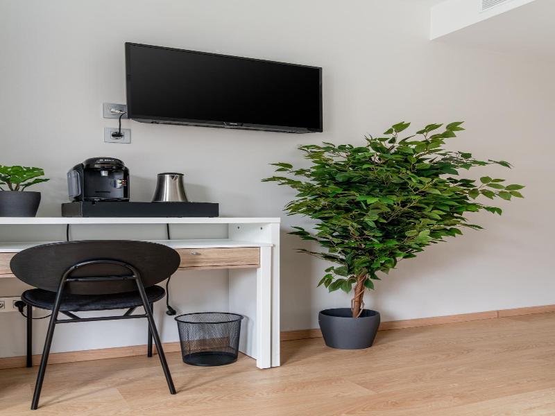 Limehome Barcelona Carrer De Fontcoberta image
