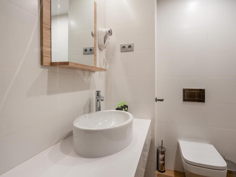 Limehome Barcelona Carrer De Fontcoberta image