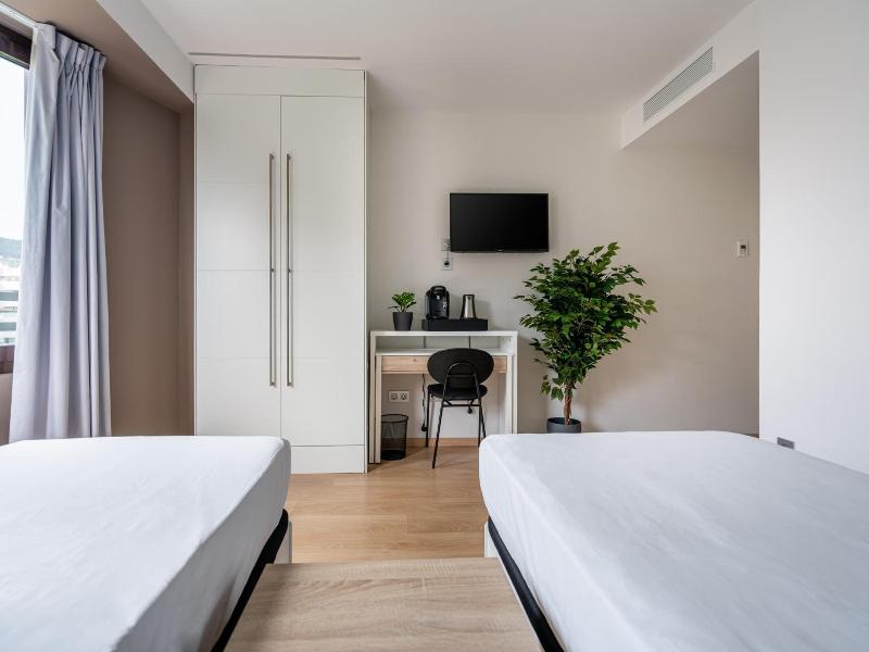 Limehome Barcelona Carrer De Fontcoberta image