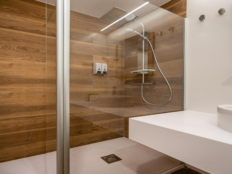 Limehome Barcelona Carrer De Fontcoberta image