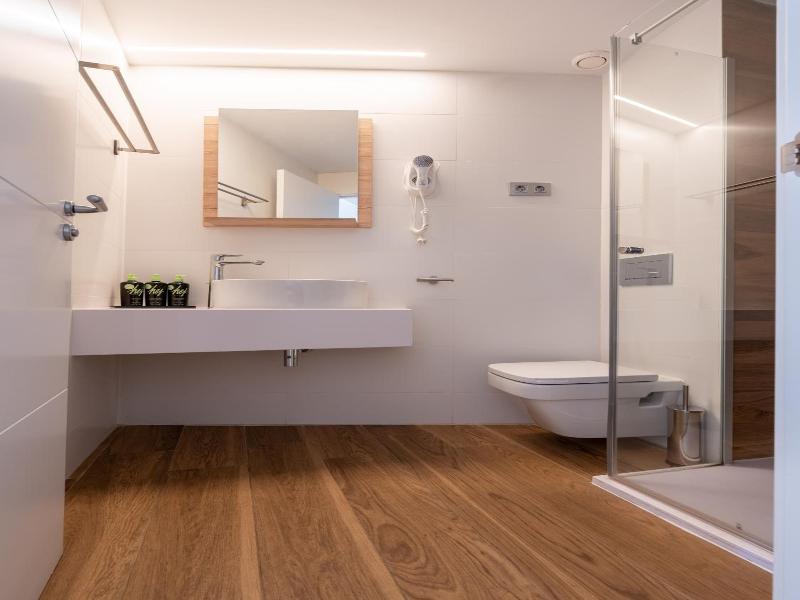 Limehome Barcelona Carrer De Fontcoberta image