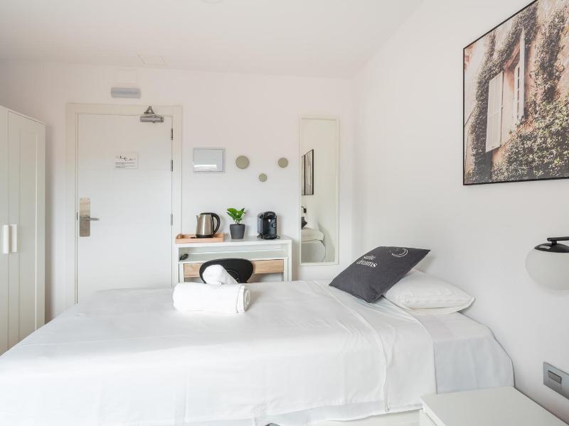Limehome Barcelona Carrer De Fontcoberta image