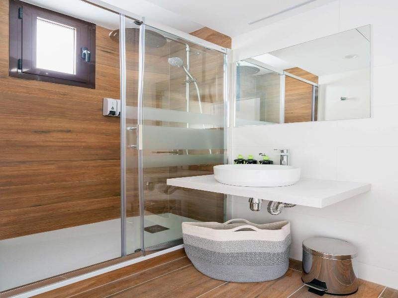 Limehome Barcelona Carrer De Fontcoberta image