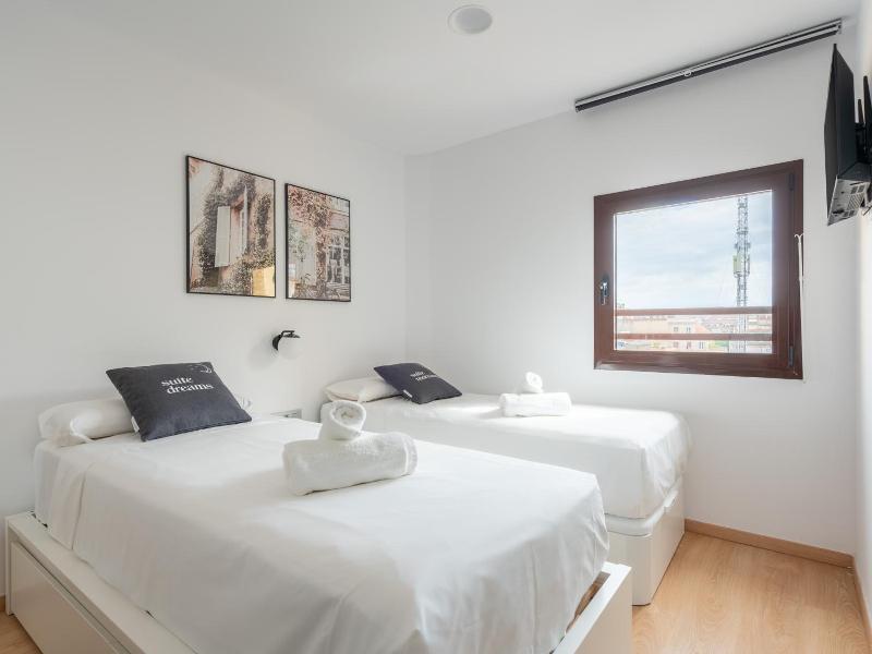 Limehome Barcelona Carrer De Fontcoberta image