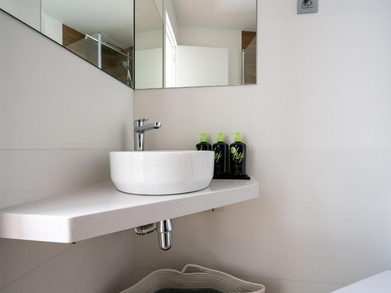 Limehome Barcelona Carrer De Fontcoberta image