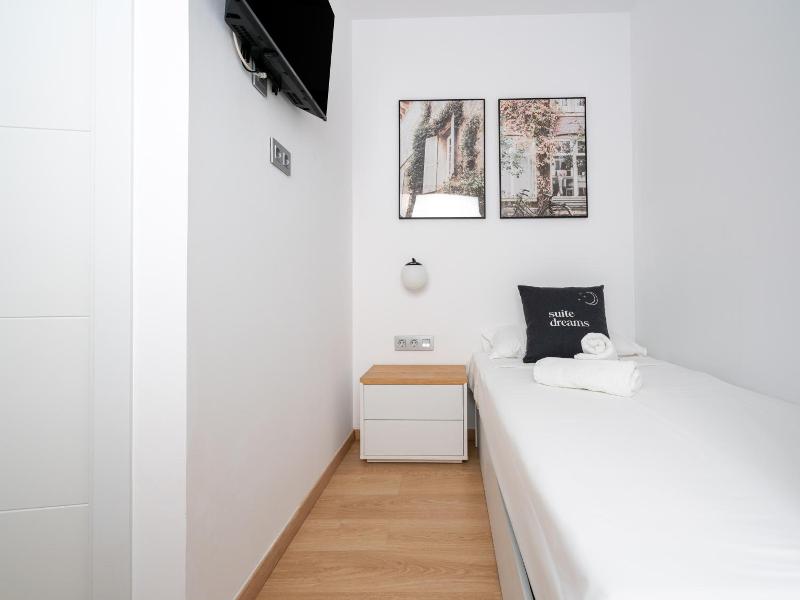 Limehome Barcelona Carrer De Fontcoberta image