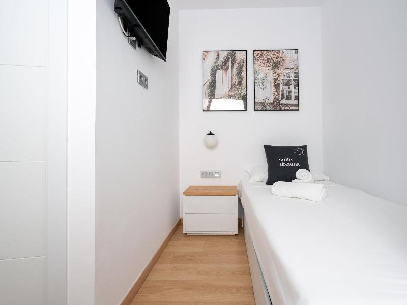 Limehome Barcelona Carrer De Fontcoberta image