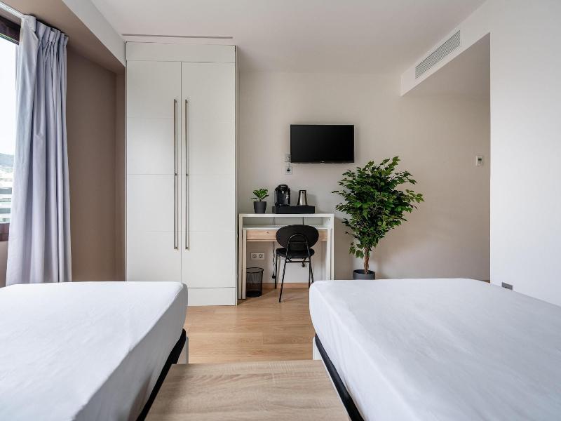 Limehome Barcelona Carrer De Fontcoberta image