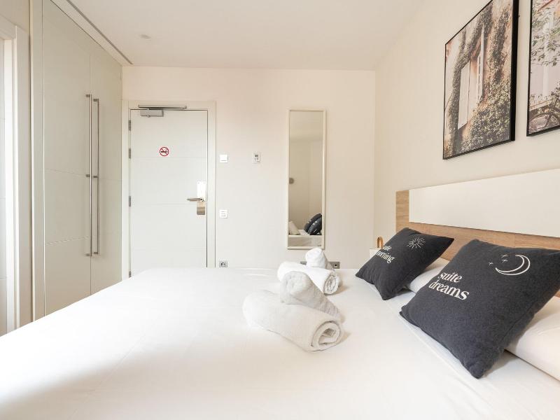 Limehome Barcelona Carrer De Fontcoberta image