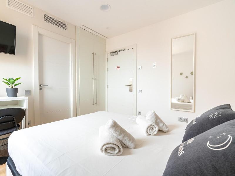 Limehome Barcelona Carrer De Fontcoberta image