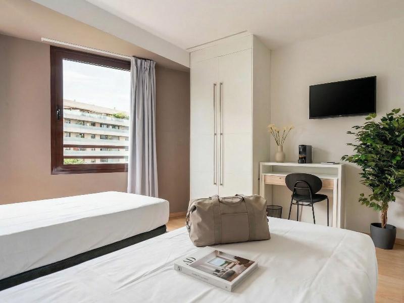 Limehome Barcelona Carrer De Fontcoberta image
