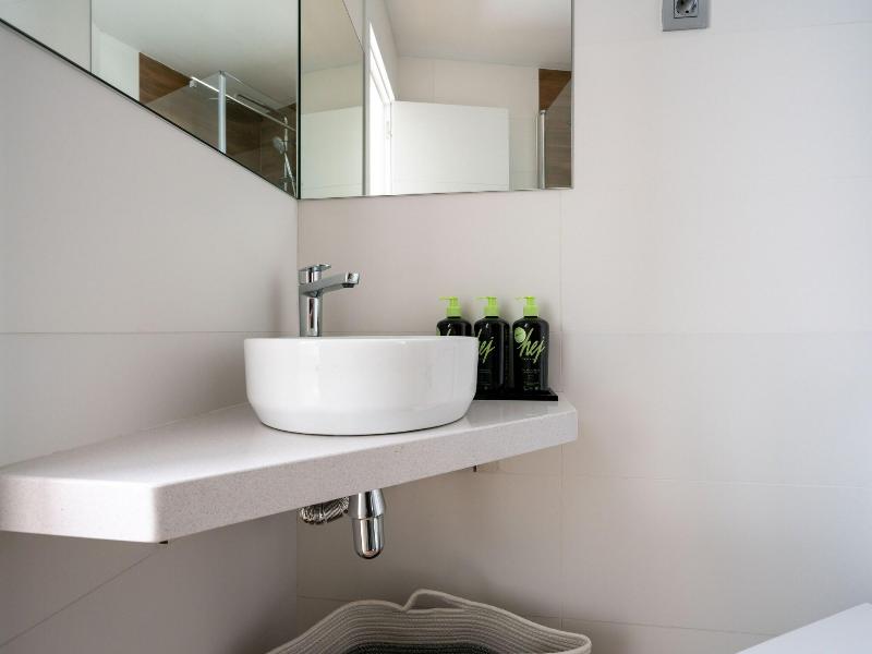 Limehome Barcelona Carrer De Fontcoberta image