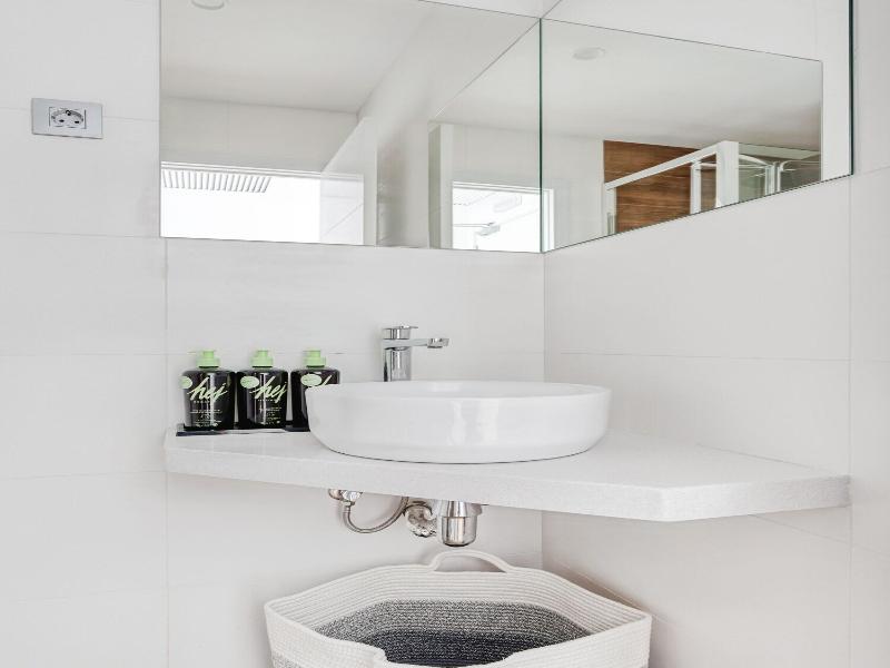 Limehome Barcelona Carrer De Fontcoberta image