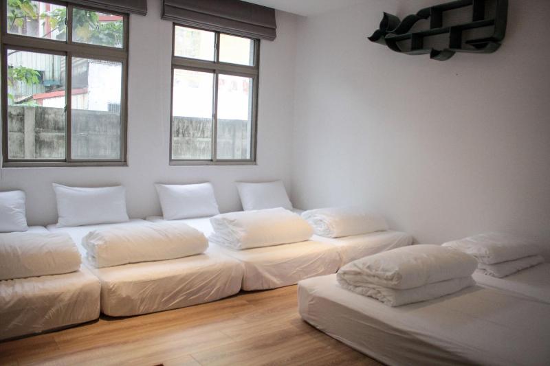 Light Hostel Hualien image