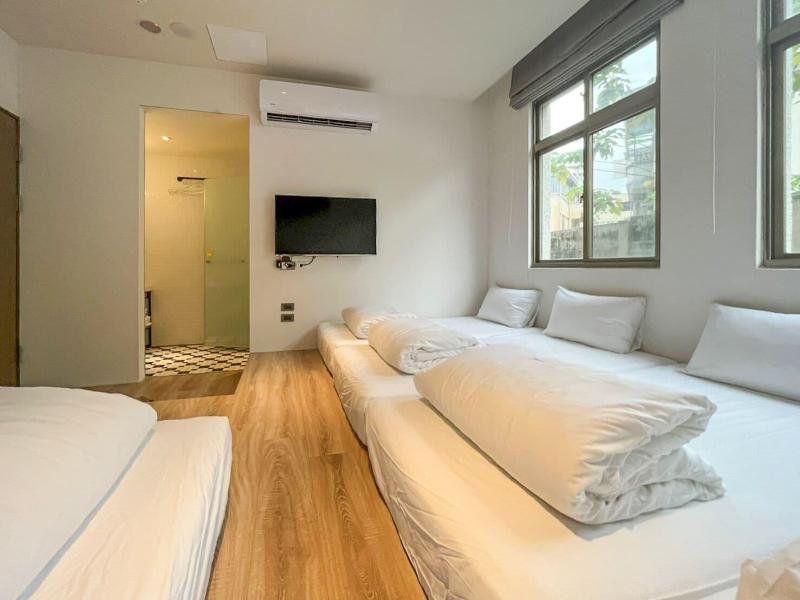 Light Hostel Hualien image