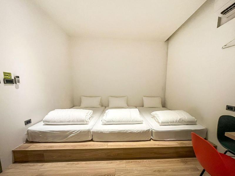 Light Hostel Hualien image