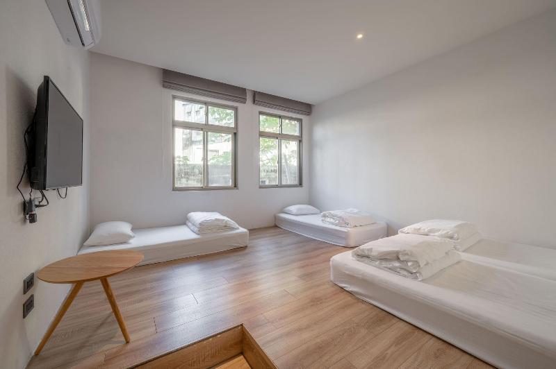 Light Hostel Hualien image