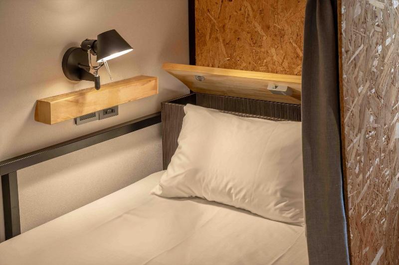 Light Hostel Hualien image