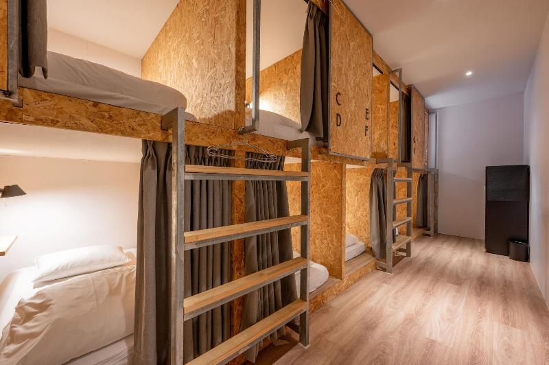 Light Hostel Hualien image