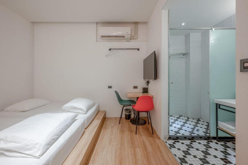 Light Hostel Hualien image