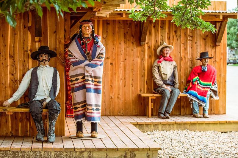 The Big Texan Cabins Wagons
