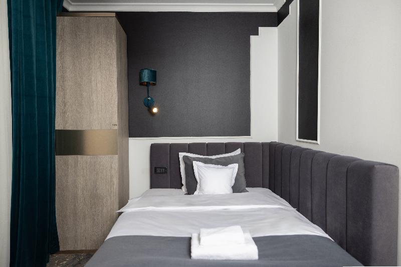 Opera Hotel image