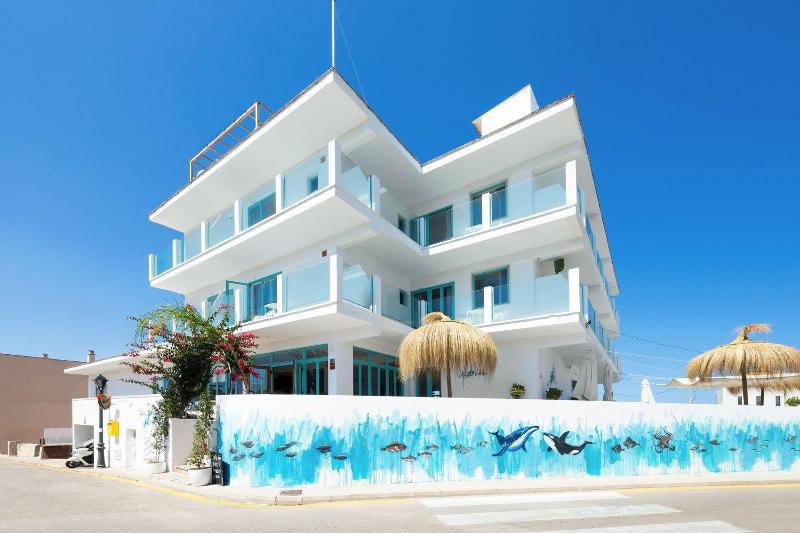 Hostal Cala Llombards image