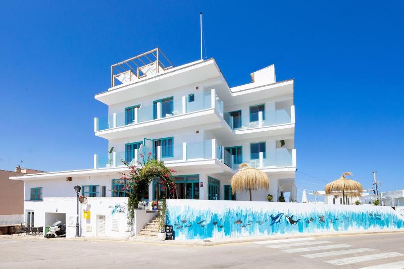 Hostal Cala Llombards image