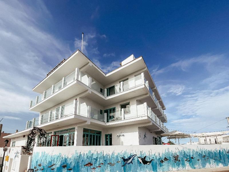 Hostal Cala Llombards image