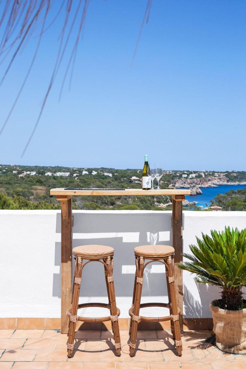 Hostal Cala Llombards image