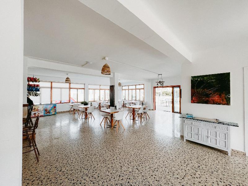 Hostal Cala Llombards image