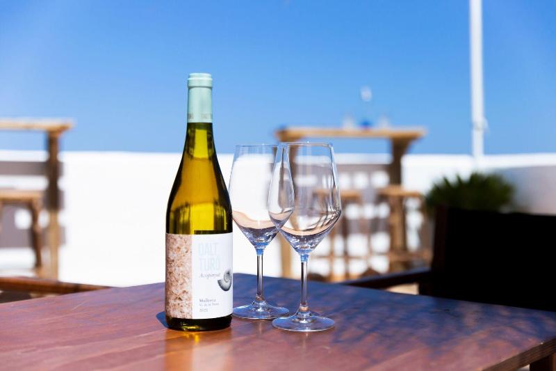 Hostal Cala Llombards image