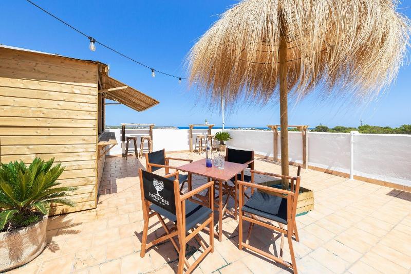 Hostal Cala Llombards image