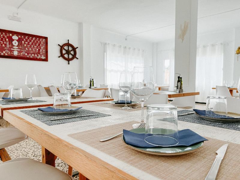 Hostal Cala Llombards image