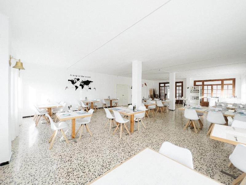 Hostal Cala Llombards image