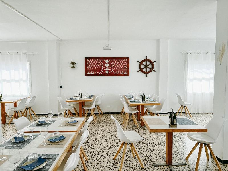 Hostal Cala Llombards image