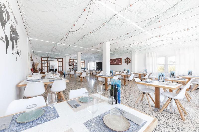 Hostal Cala Llombards image