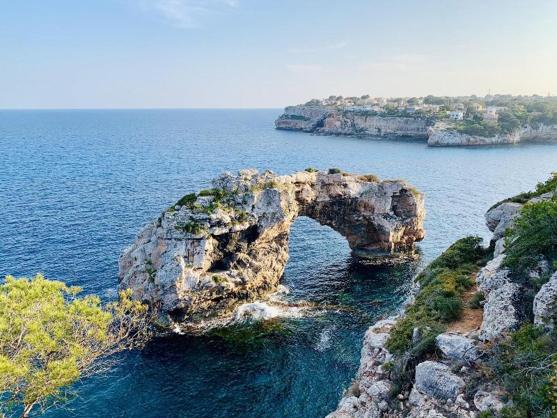 Hostal Cala Llombards image