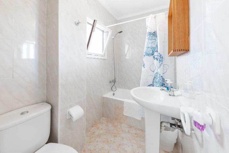 Hostal Cala Llombards image