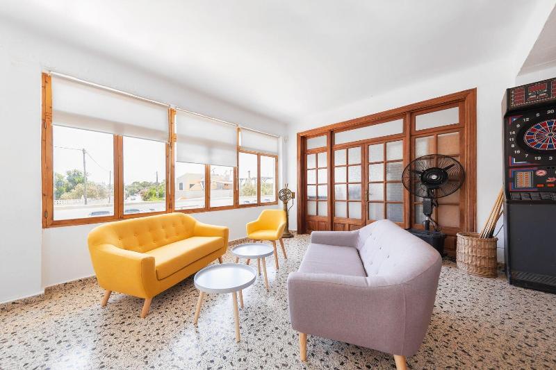 Hostal Cala Llombards image