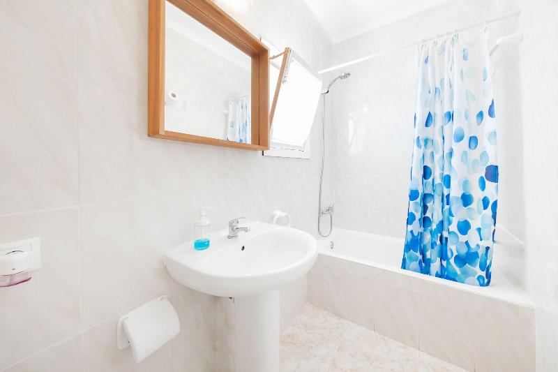 Hostal Cala Llombards image