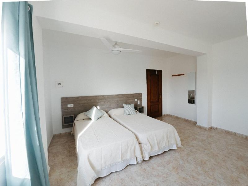 Hostal Cala Llombards image