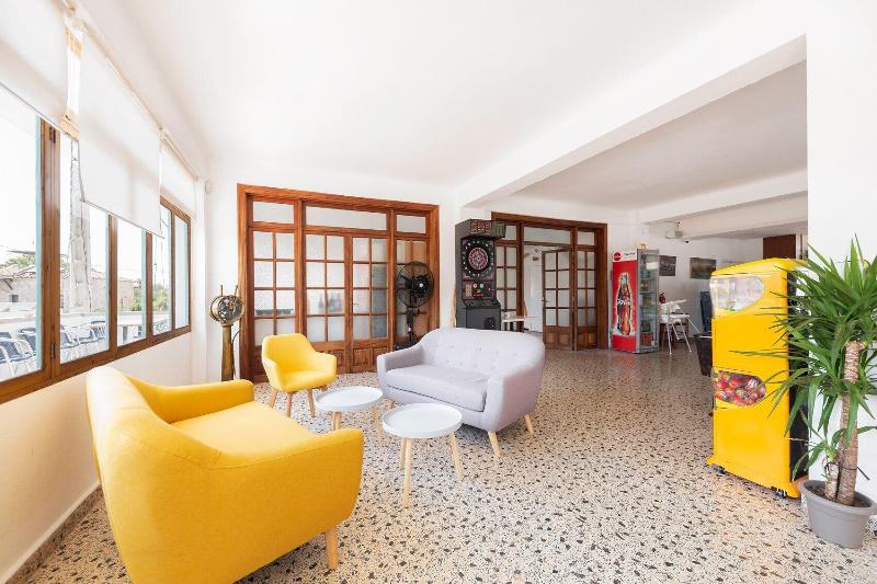 Hostal Cala Llombards image