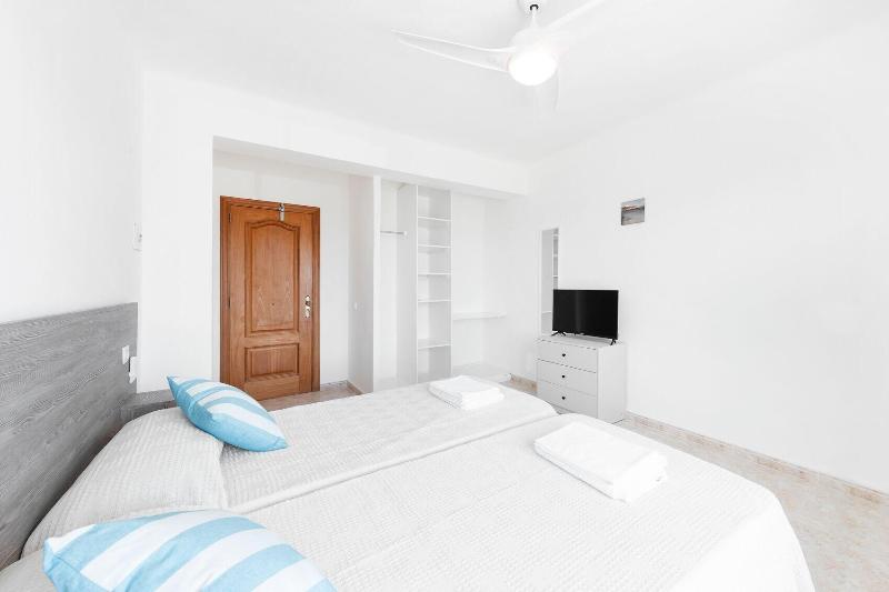 Hostal Cala Llombards image