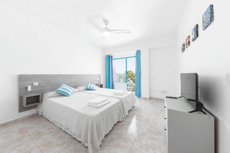 Hostal Cala Llombards image