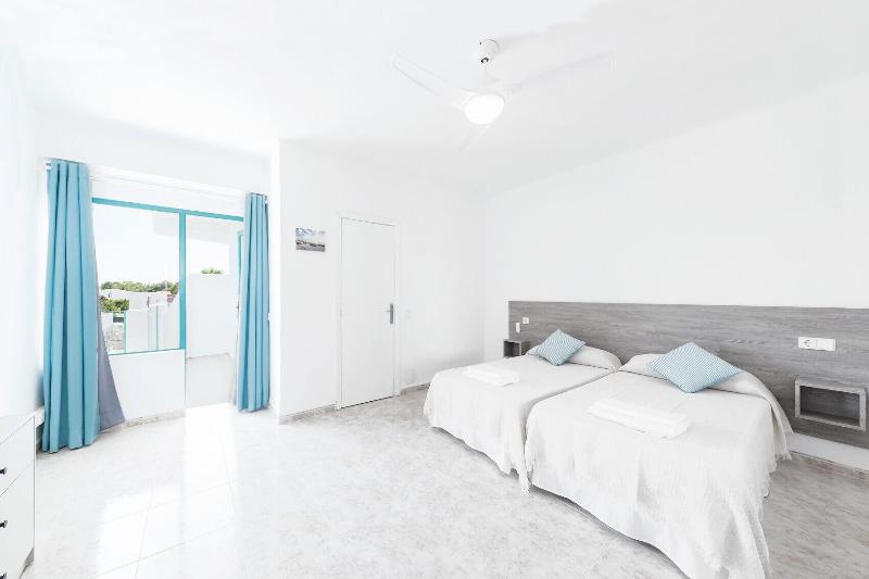 Hostal Cala Llombards image